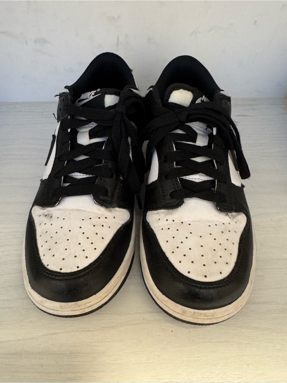 Nike Men’s Black and White Low-Top Sneakers
